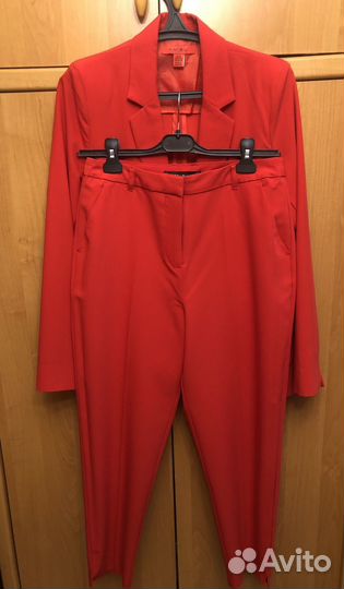 Костюм женский