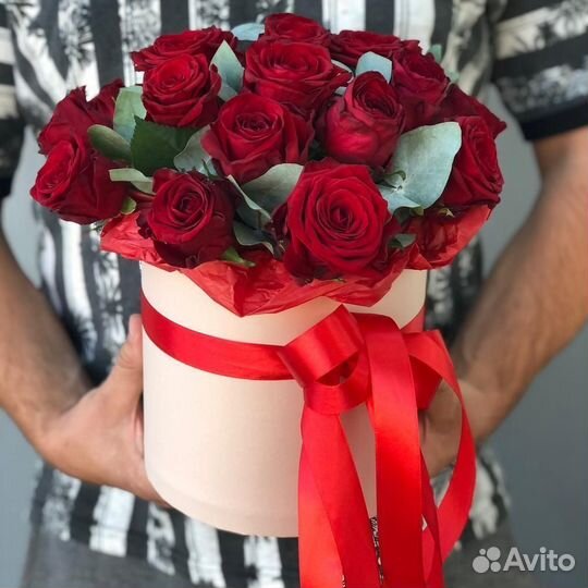 Букет цветов с доставкой из высоких роз (эквадор)