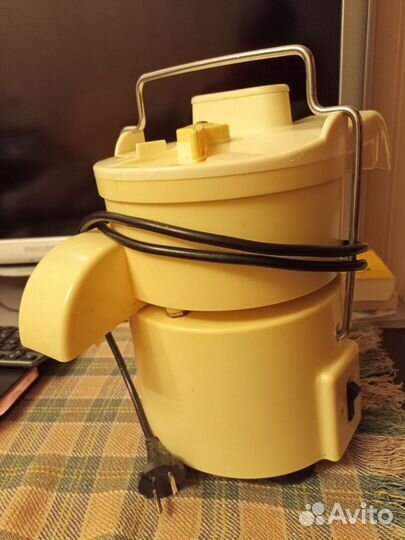 Соковыжималка электрическая Росинка 1988