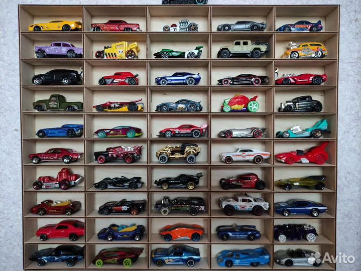 Полка на 50, (100,150.) машинок (Hot Wheels) 1:64