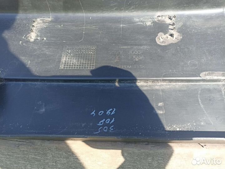 Молдинг крышки багажника Nissan X-Trail T31