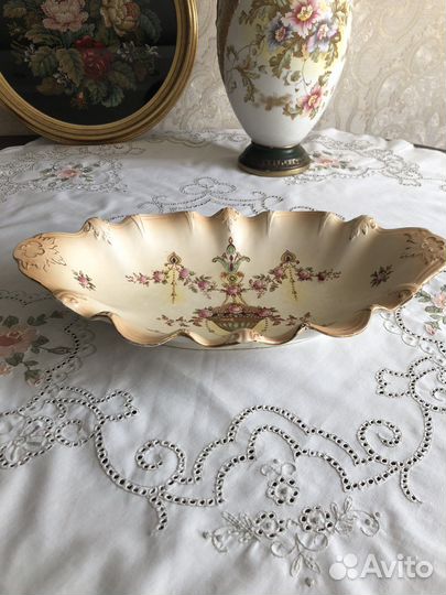 Антикварная ваза для фруктов