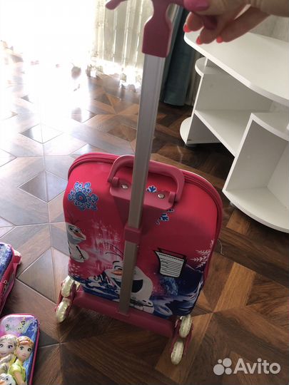 Чемодан на колесах детский
