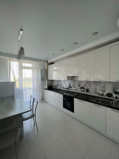 2-к. квартира, 65 м², 7/10 эт.