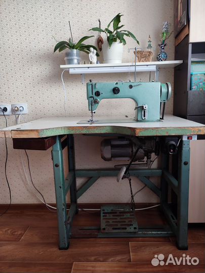 Швейная машина 1022 класс