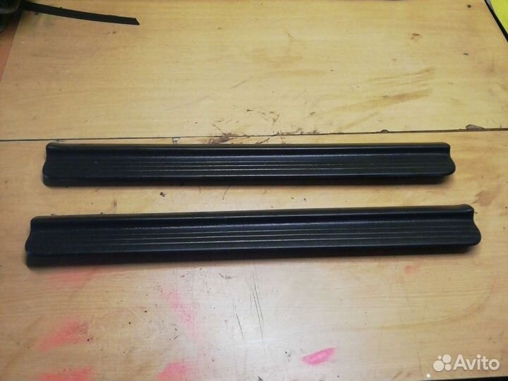 Накладки на пороги салонный honda hr-v