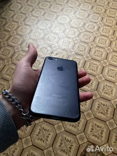 iPhone 7, 128 ГБ