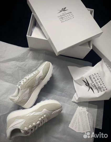 Maison Margiela tabi x Reebok