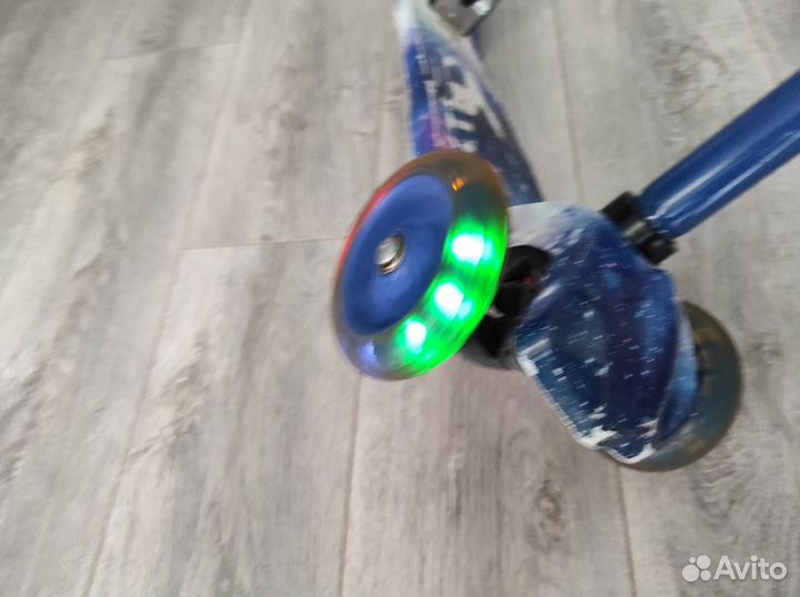 Самокат детский Reaction Mic (Спортмастер)