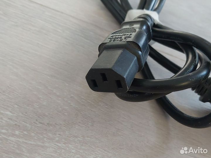Провод питания для компьютера