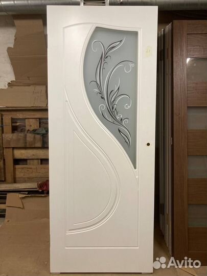 Межкомнатная дверь на 80 шпон, массив акрил