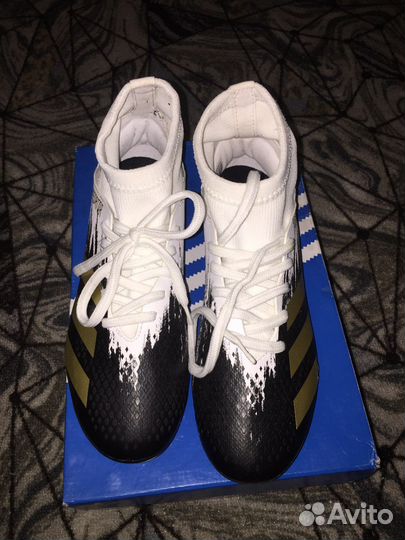Футбольные бутсы adidas 20.3