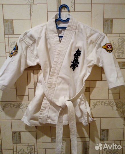 Продам защиту голени и кисти на 5-7 лет, б/у