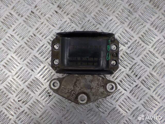 Опора двигателя на Citroen C4