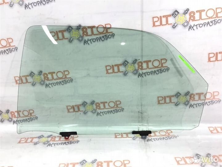 Стекло двери заднее левое Toyota Vista (SV50) 200