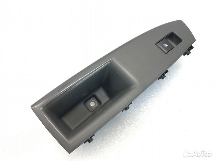 Кнопка стеклоподъемника задняя правая Chevrolet