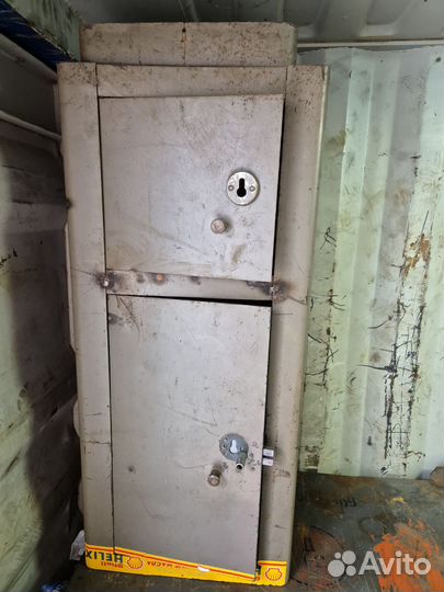 Сейф металлический