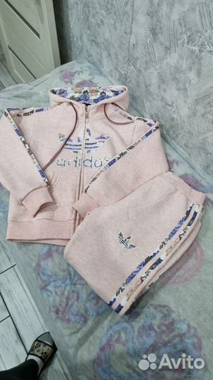 Спортивный костюм adidas для девочек