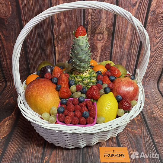 Фруктовая корзина на подарок