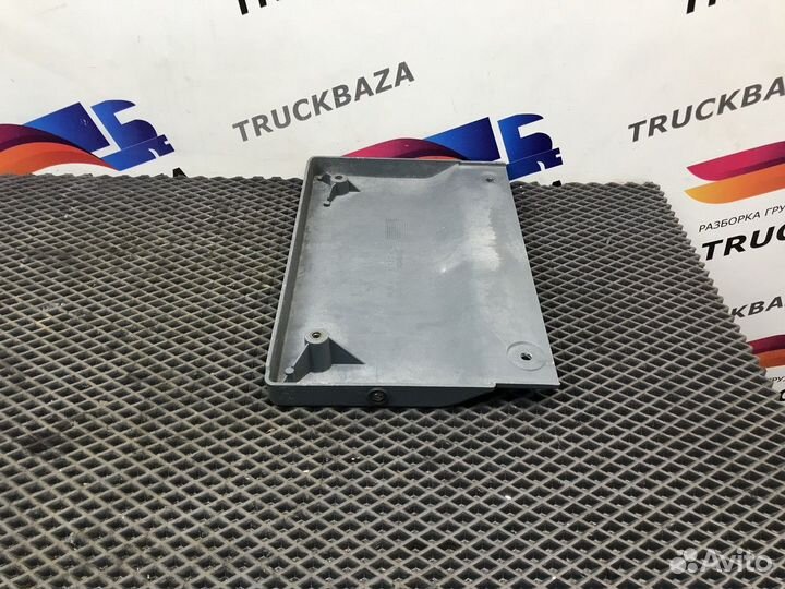 Спойлер кабины нижний левый Daf XF105