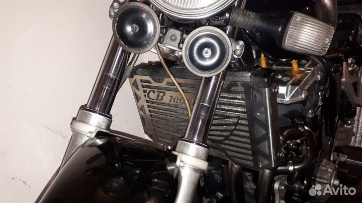 Решетка радиатора Honda cb1000