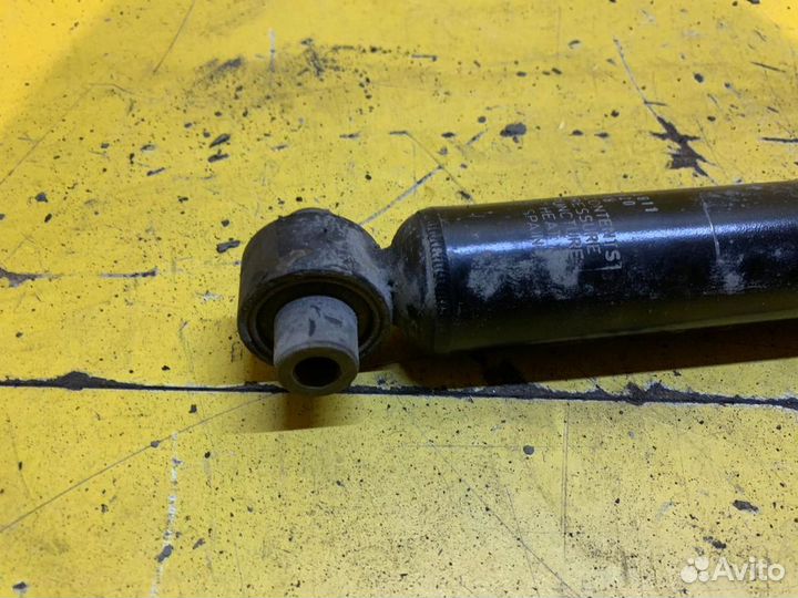 Амортизатор задний Toyota Corolla 2006 - 2013