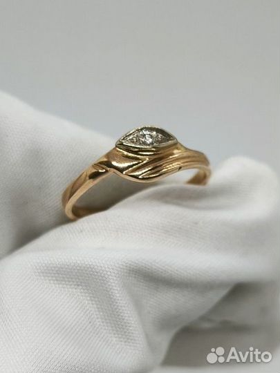 Золотое кольцо с фианитом 17,5р