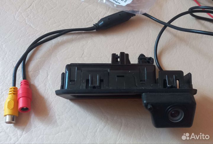 Камера заднего вида с омывателем polo седан