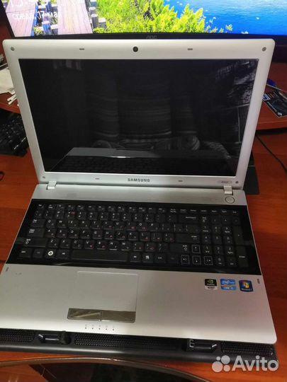 Ноутбук Samsung Rv520