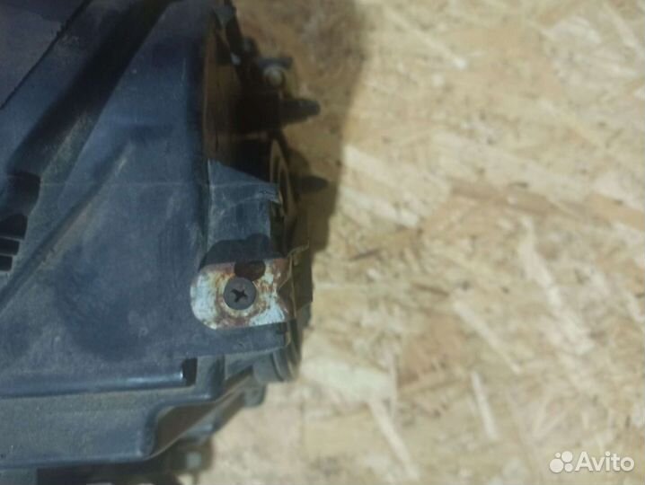 Фара правая Volvo XC 90