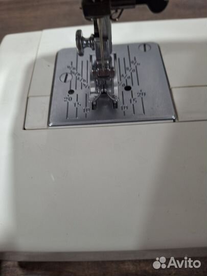 Швейная машинка janome