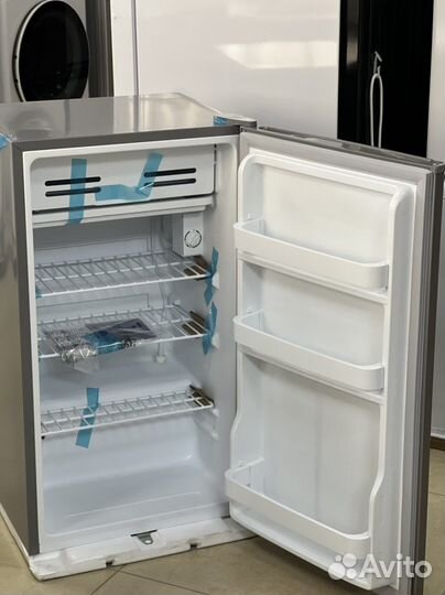 Холодильник компактный Биюрса М90 серебристый