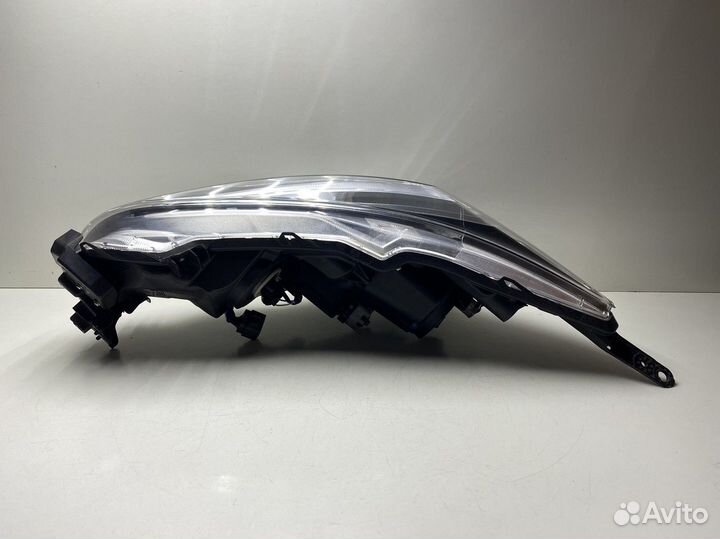 Б/У Б/У Фара правая Subaru Legacy Outback (B15)