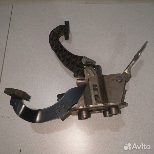 Педальный узел Peugeot 206 тормоз сцепление