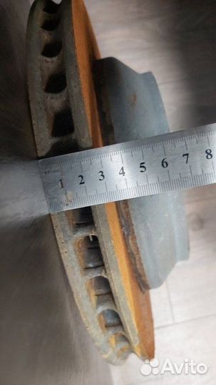 Тормозной диск задний Volkswagen Touareg 1 4.2