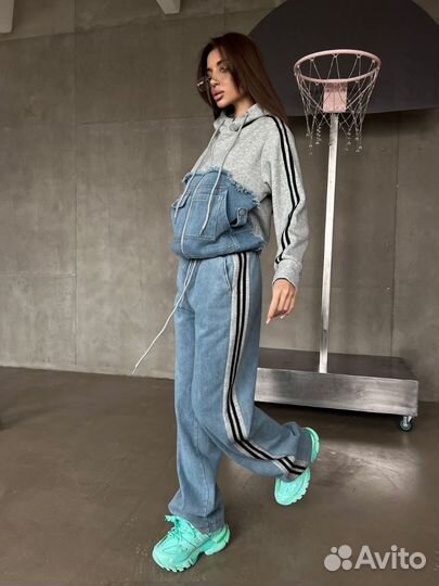 Костюм женский