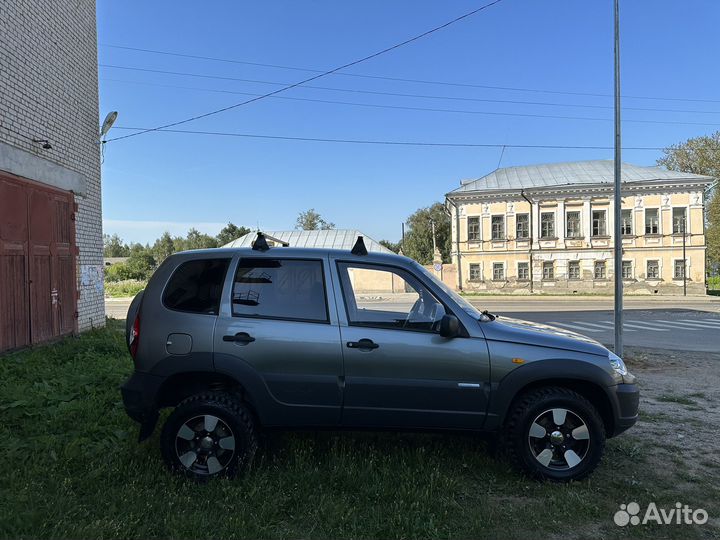 Chevrolet Niva, 2010
