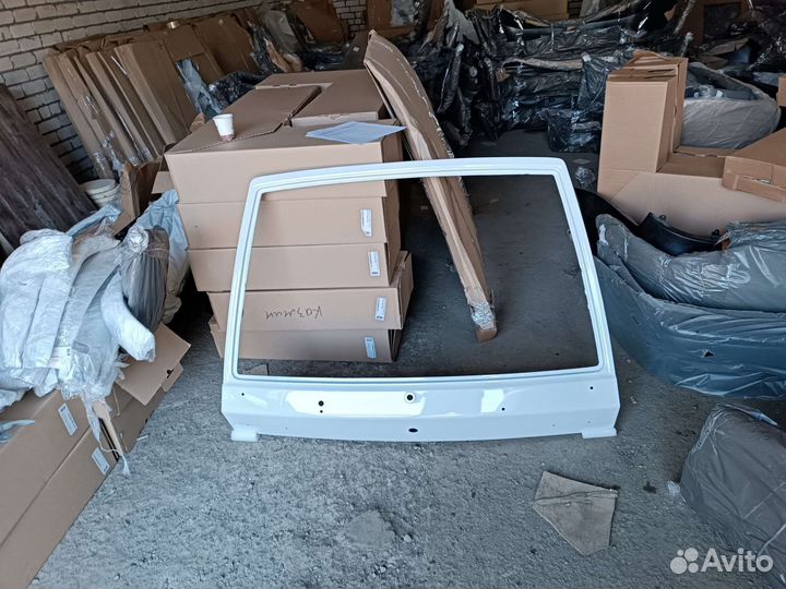 Дверь задка ваз 2114 - 2108 (багажник) белый