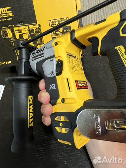 Перфоратор Dewalt DCH172