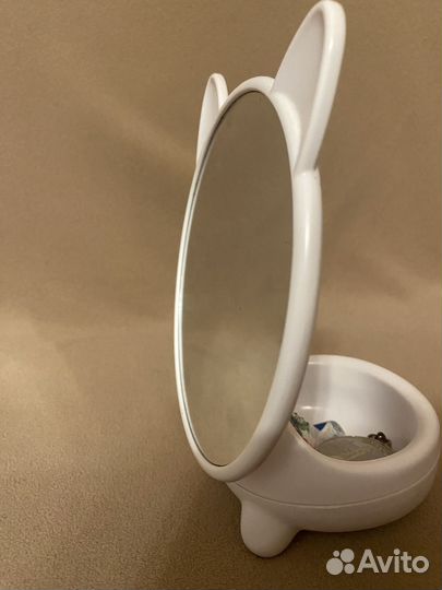 Зеркало с чашей для украшений