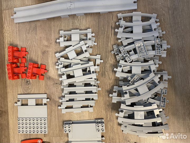 Lego duplo железная дорога 79 предметов