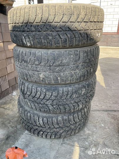 Bridgestone Ice Cruiser 5000 215/60 R16