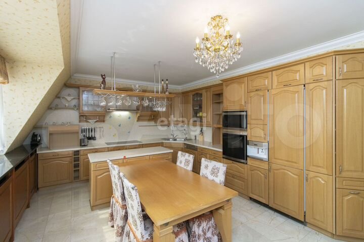 4-к. квартира, 179,8 м², 7/8 эт.