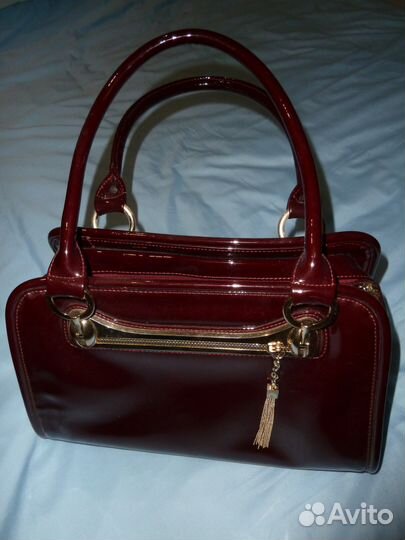 Лаковая сумка Vitacci