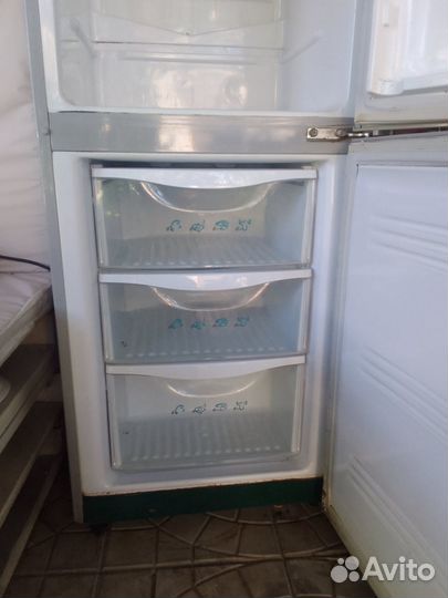 Продаётся рабочий холодильник