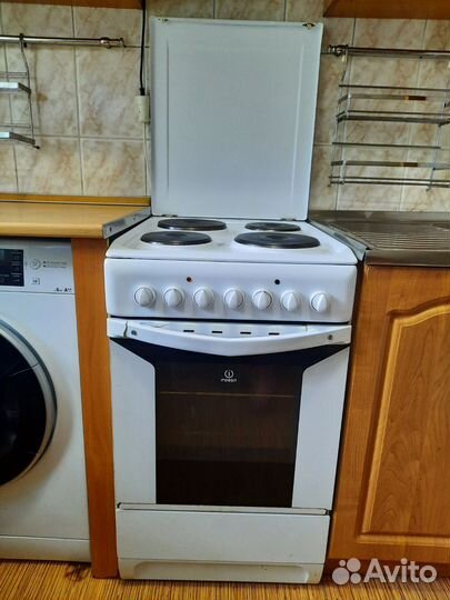 Плита электрическая Indesit бу
