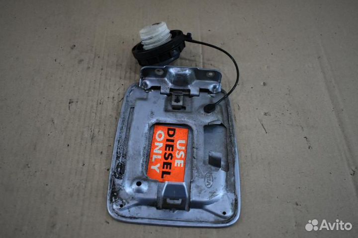 Лючок бензобака Kia Sorento 1 поколение D4CB 2002