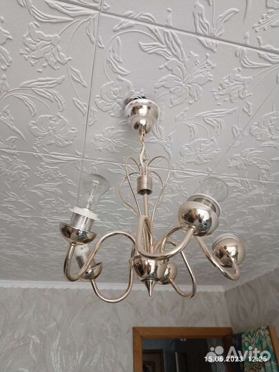 Люстра с плафонами