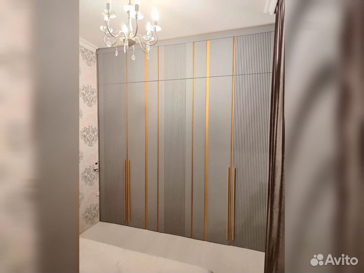 Шкаф распашной для одежды