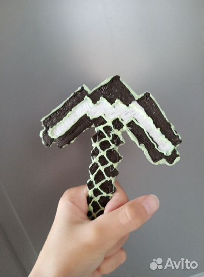 Сувенир, кирка, сделанная с помощью 3Д ручки